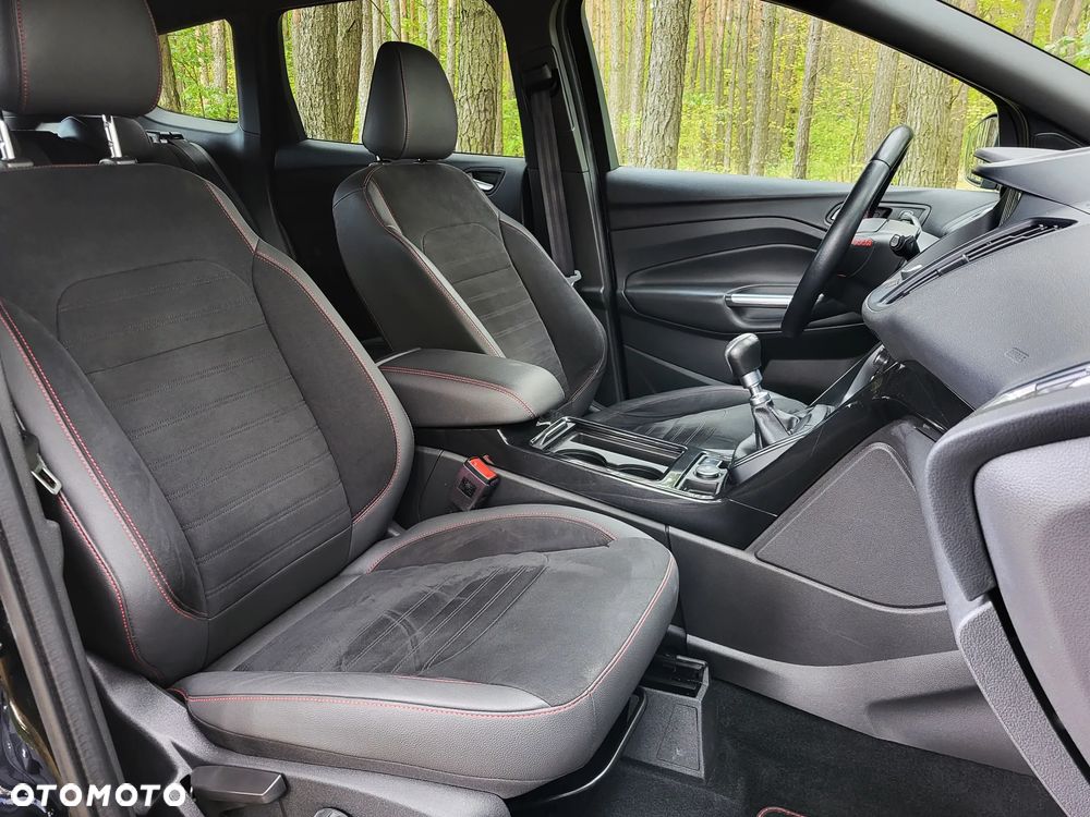 Ford Kuga 1.5 EcoBoost 2x4 ST-Line - 17