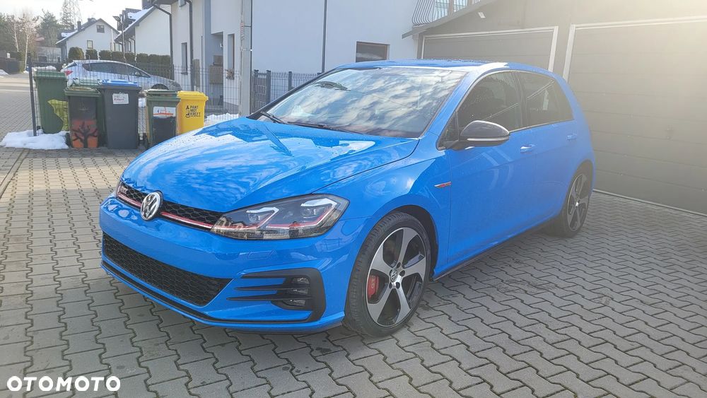 Volkswagen Golf - 4