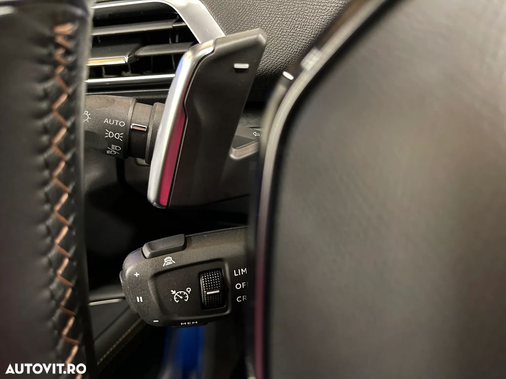 Peugeot 3008 PHEV 300 EAT8 4X4 GT - 29