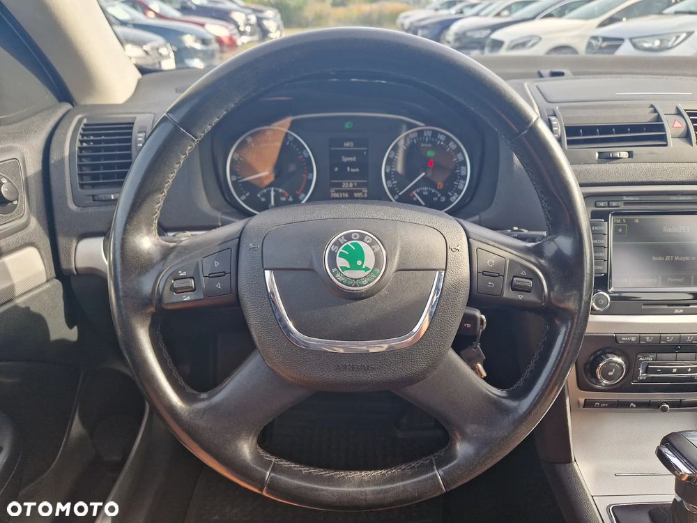 Skoda Octavia 2.0 TSI DSG RS - 16