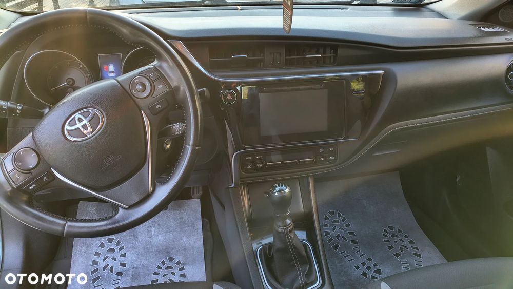 Toyota Auris - 8