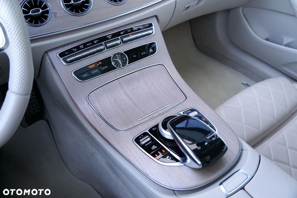 Mercedes-Benz Klasa E AMG 53 4-Matic+ 9G-TRONIC - 36