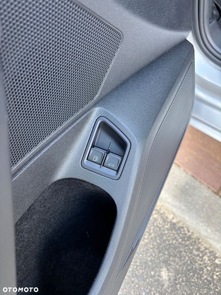 Volkswagen Passat - 12