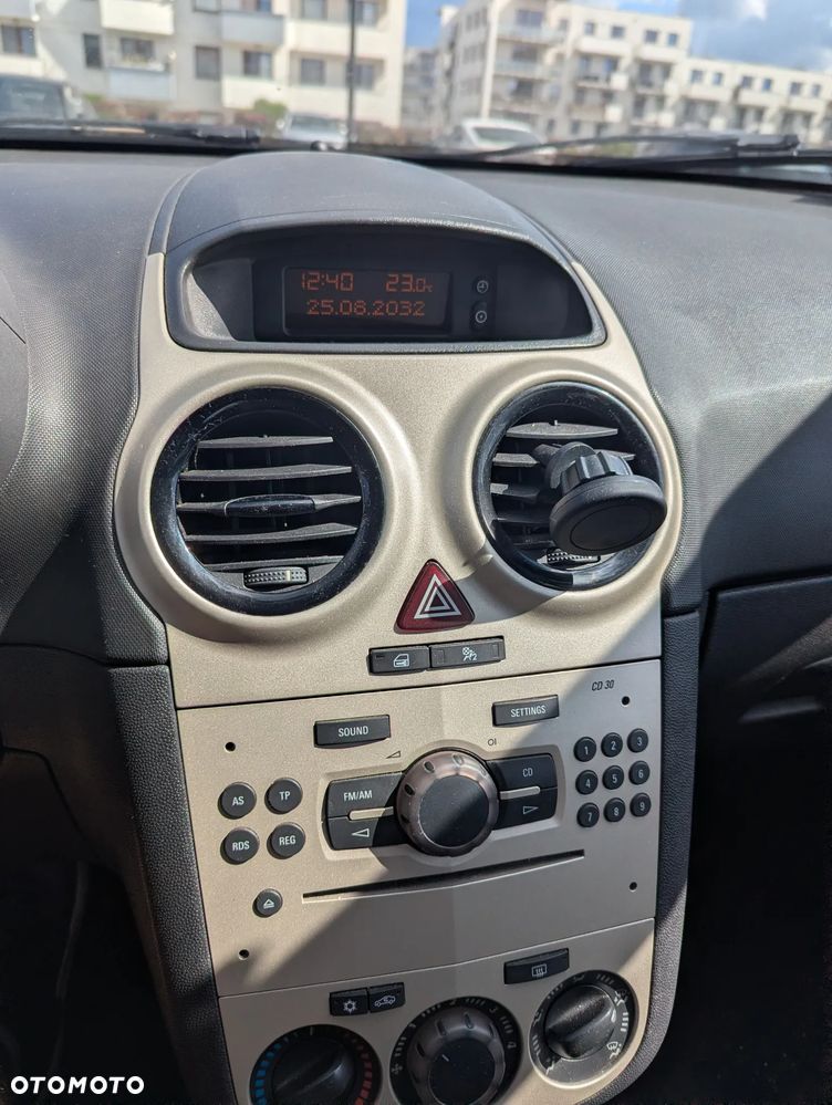 Opel Corsa 1.2 16V Enjoy - 8