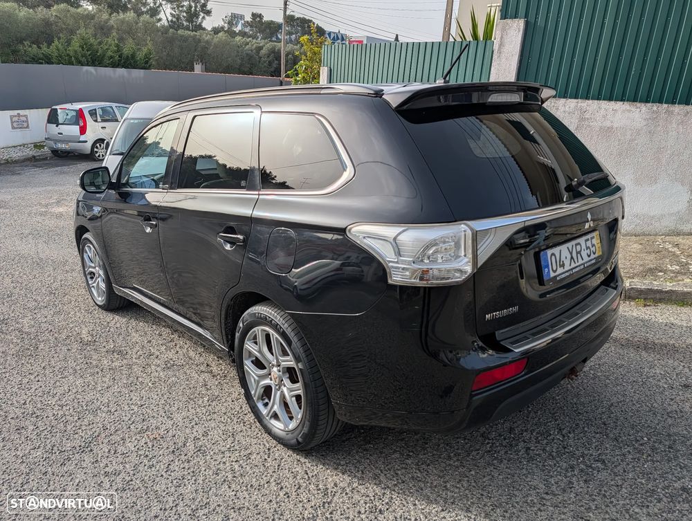 Mitsubishi Outlander - 4