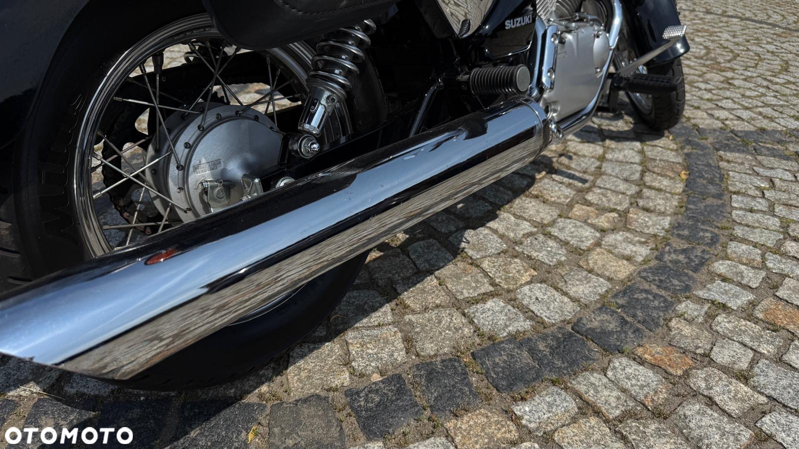 Suzuki Intruder - 8