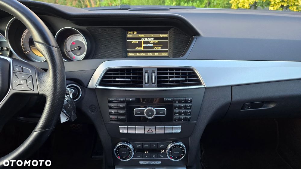 Mercedes-Benz Klasa C 180 BlueEFFICIENCY Avantgarde - 16