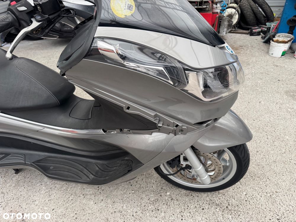 Piaggio X10 - 15