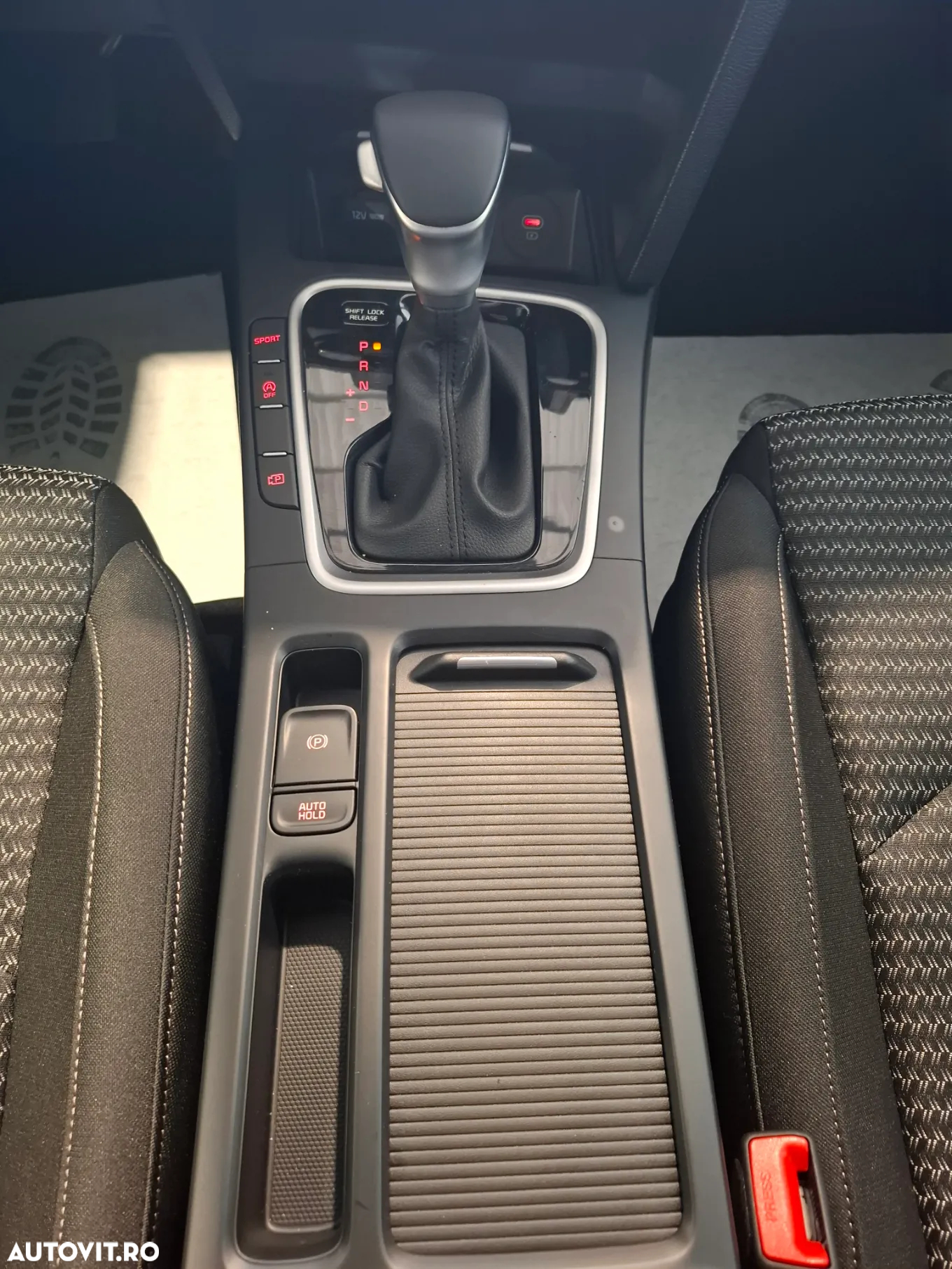 Kia XCeed 1.5 T-GDI 7DCT City - 12