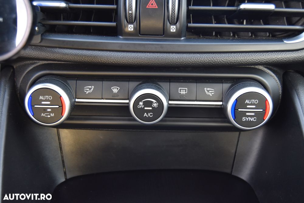 Alfa Romeo Giulia 2.2 JTDM Aut. - 12