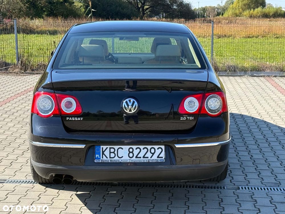Volkswagen Passat 2.0 TDI DPF Highline - 4