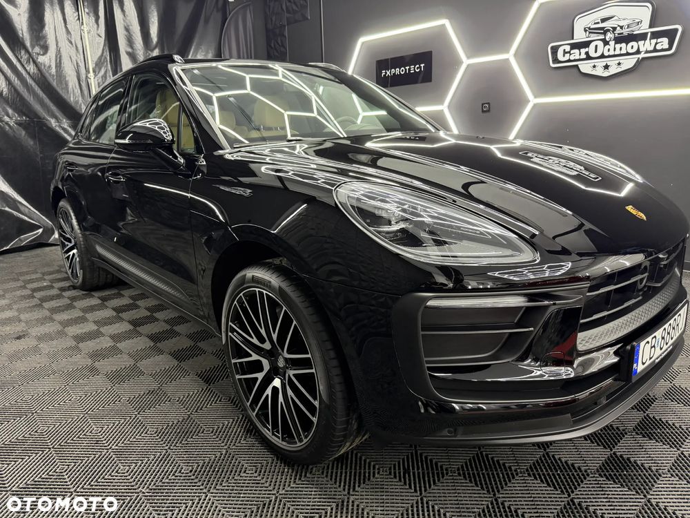 Porsche Macan - 1