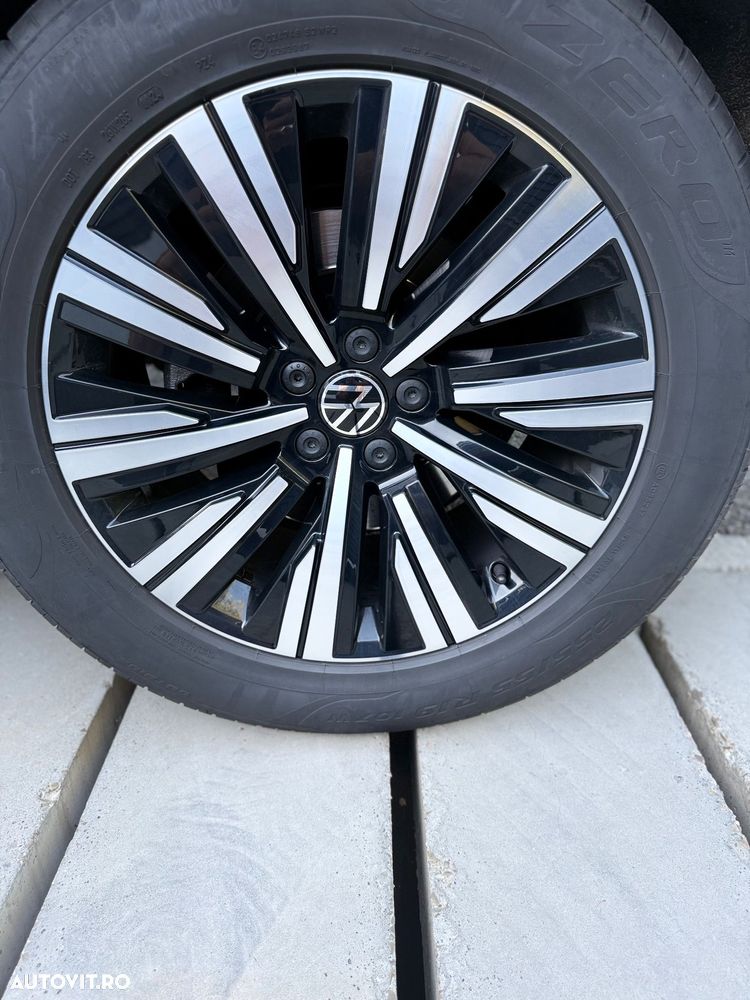 Volkswagen Touareg V6 TDI 4MOTION Elegance - 8