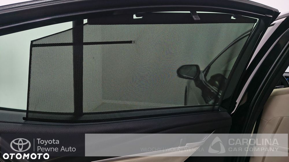 Toyota Camry - 22