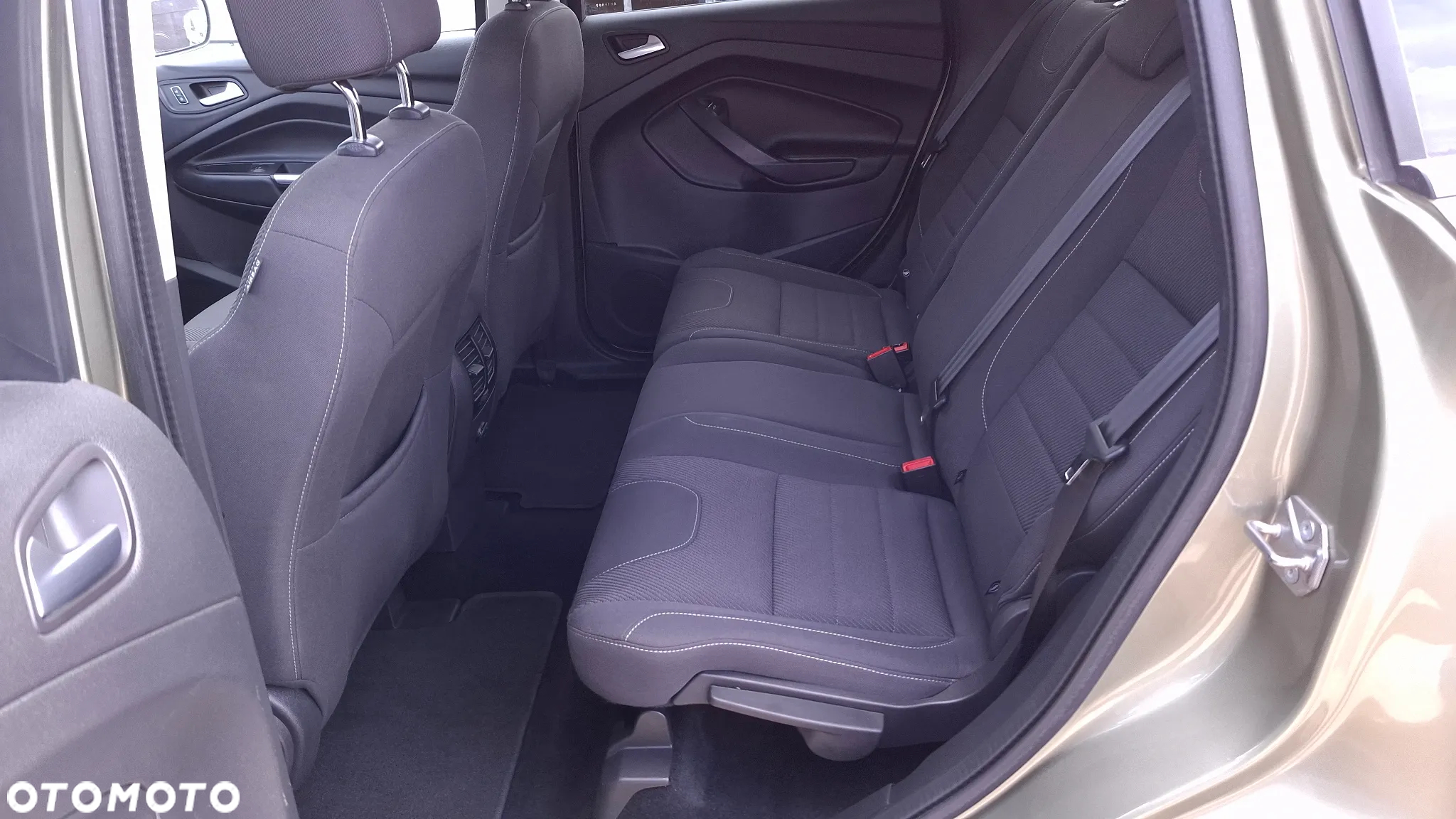 Ford Kuga 2.0 TDCi 2x4 Titanium - 18
