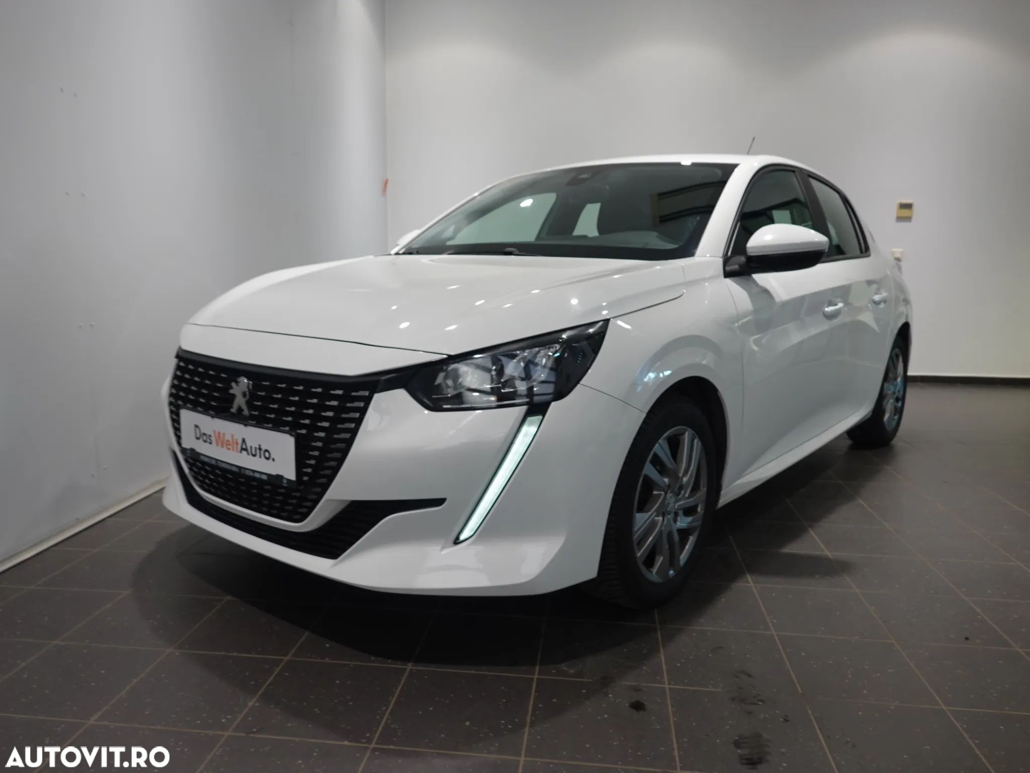 Peugeot 208 - 1