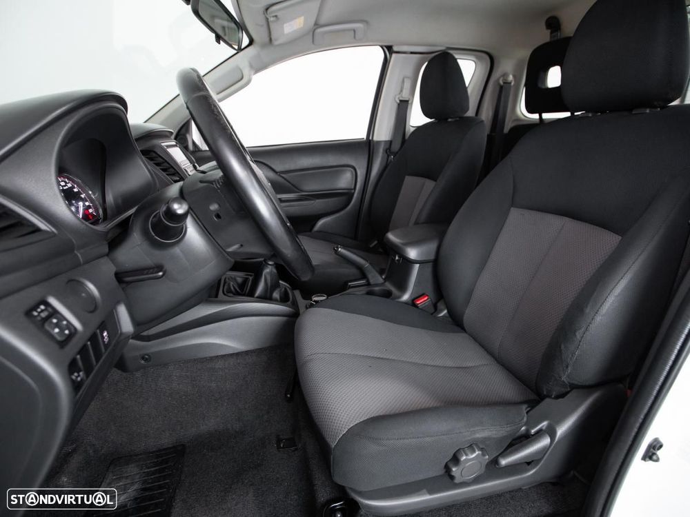 Mitsubishi L200 2.4 DI-D CLUB CAB INVITE 3L 4WD - 10