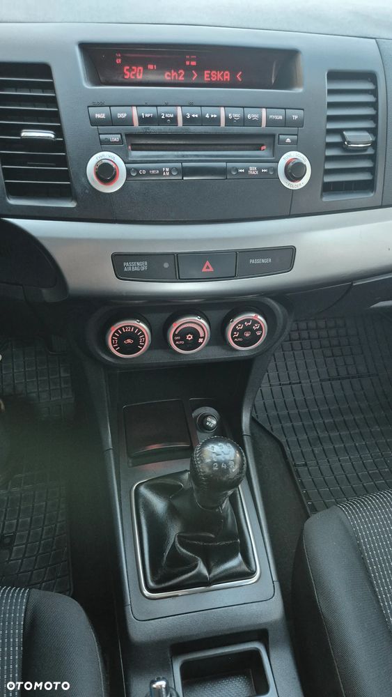 Mitsubishi Lancer 1.8 Invite - 19