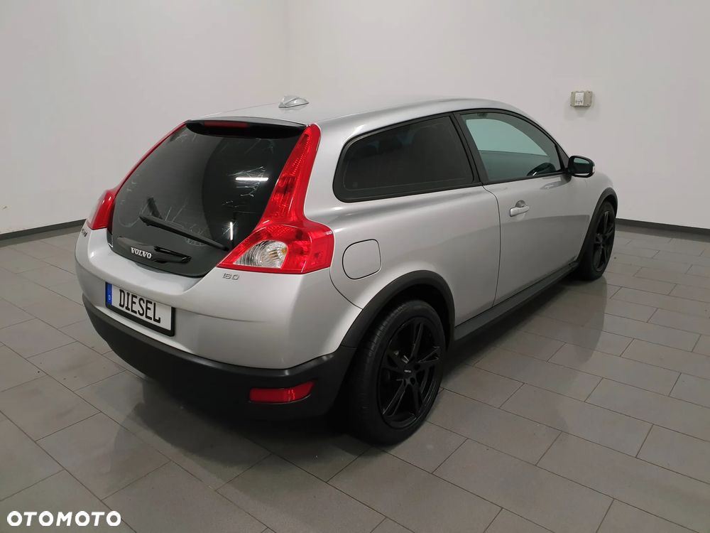 Volvo C30 D2 Momentum - 10