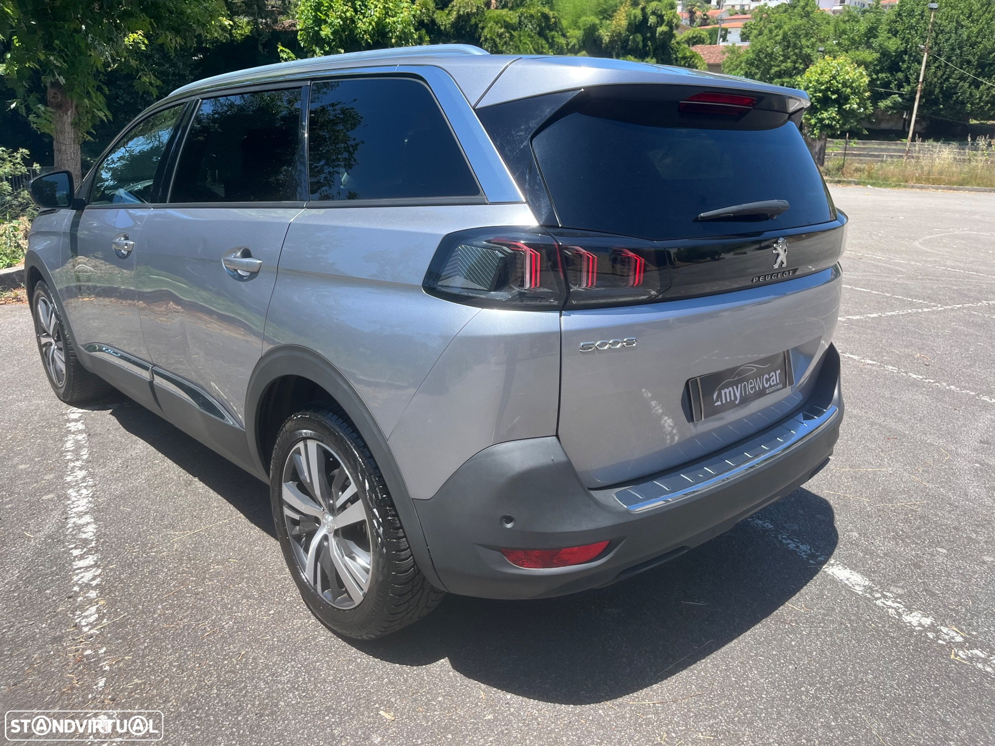 Peugeot 5008 1.5 BlueHDi Allure EAT8 - 12