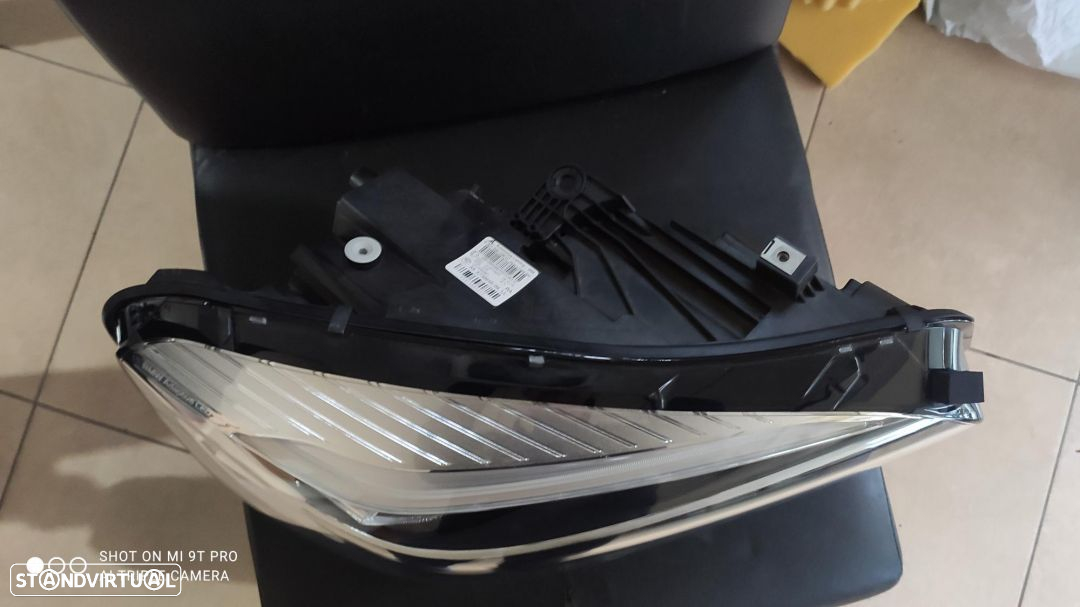 farol direito full Led Adaptativ BMW F45 + F46 LCI - 5
