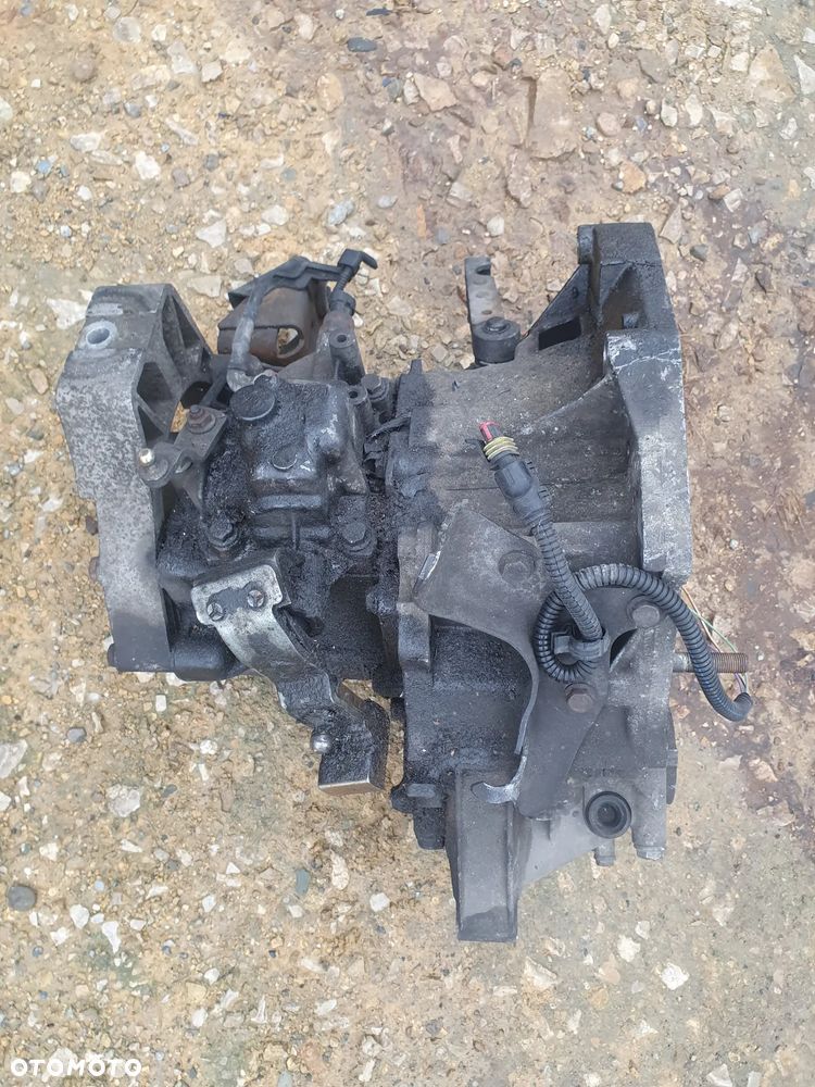 FIAT PANDA II SKRZYNIA BIEGÓW MANUALNA 51724724 - 2