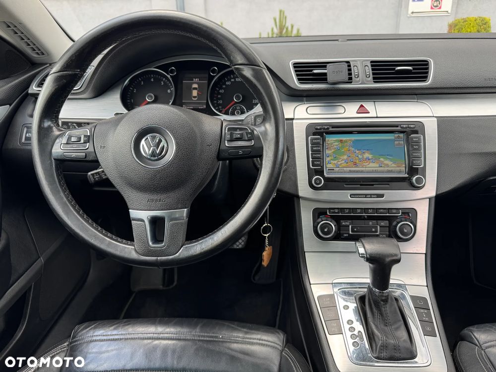 Volkswagen Passat CC - 30