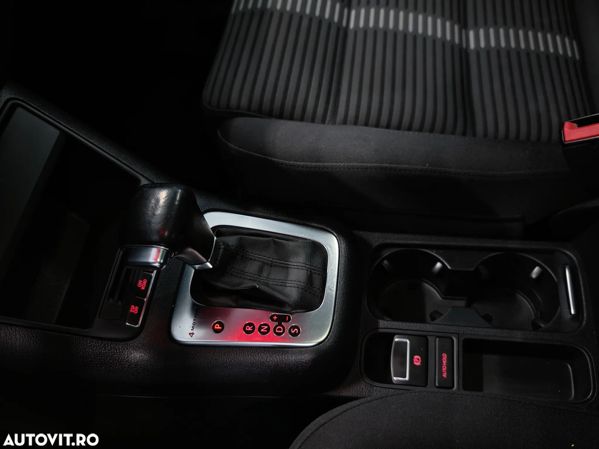 Volkswagen Tiguan 2.0 TDI 4Motion DSG Sport & Style - 24