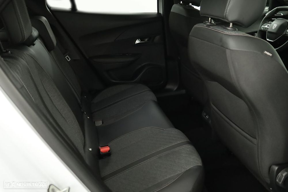 Peugeot 2008 1.2 PureTech Allure - 21