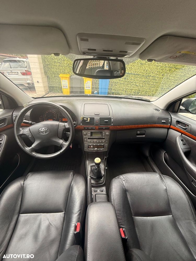 Toyota Avensis 2.2 D-4D Station Wagon Business - 6