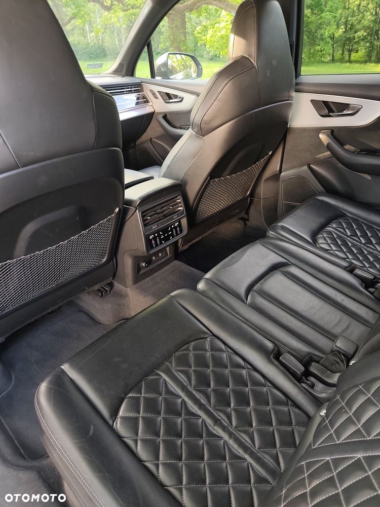 Audi Q7 - 7