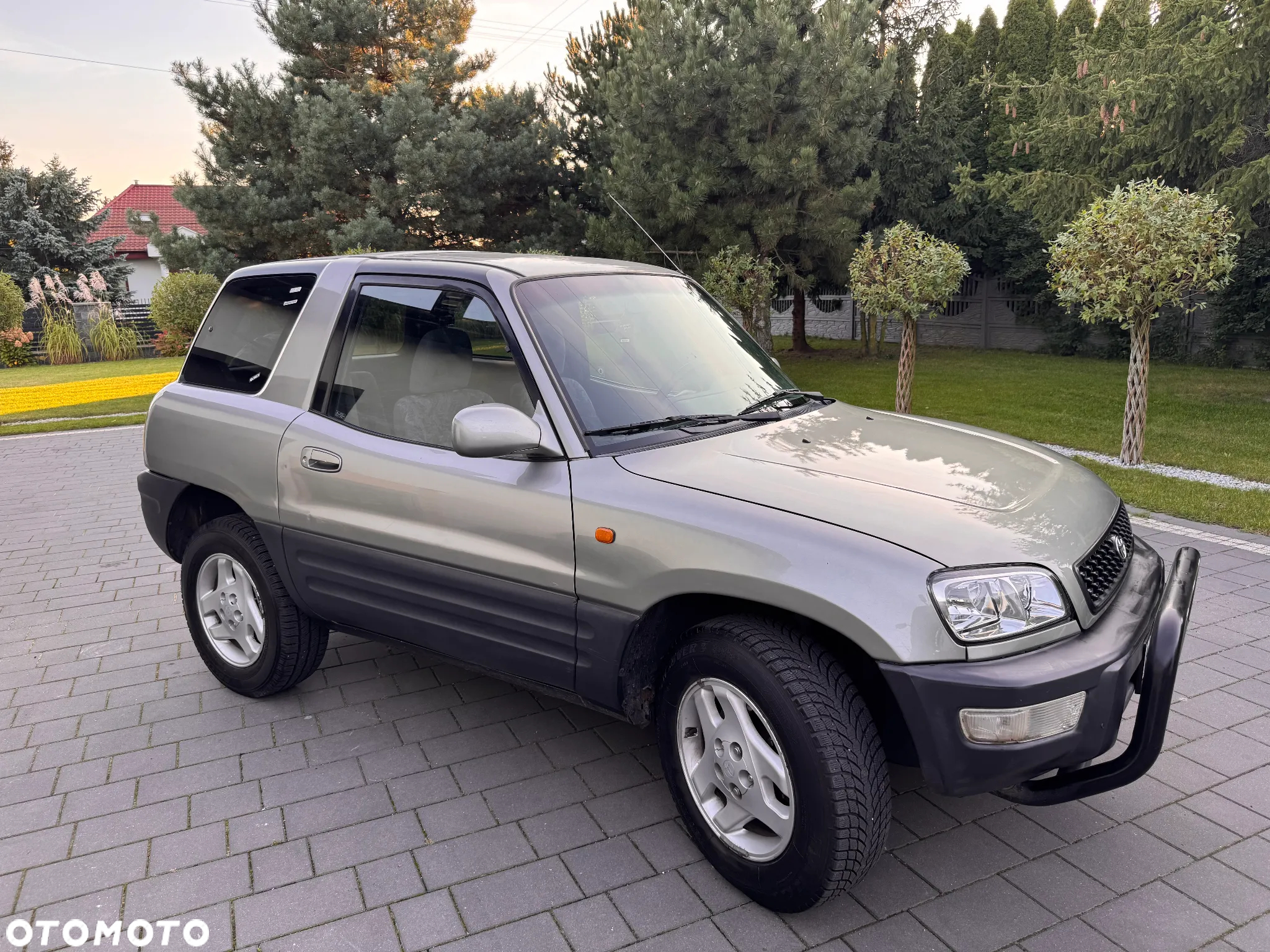 Toyota RAV4 2.0 - 10