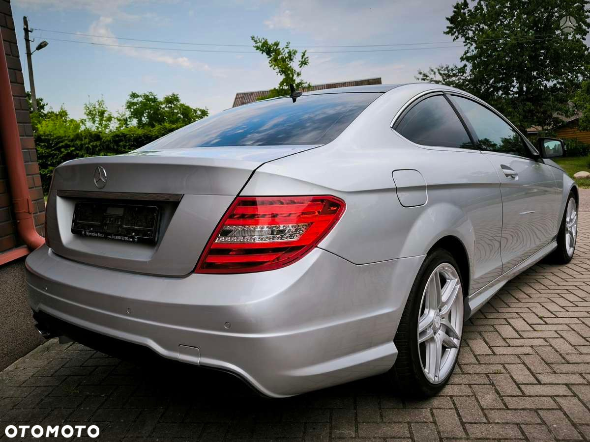Mercedes-Benz Klasa C 180 Coupe BlueEFFICIENCY 7G-TRONIC Edition 1 - 4