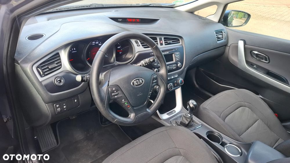 Kia Ceed 1.6 GDI Fifa World Cup Edition - 8