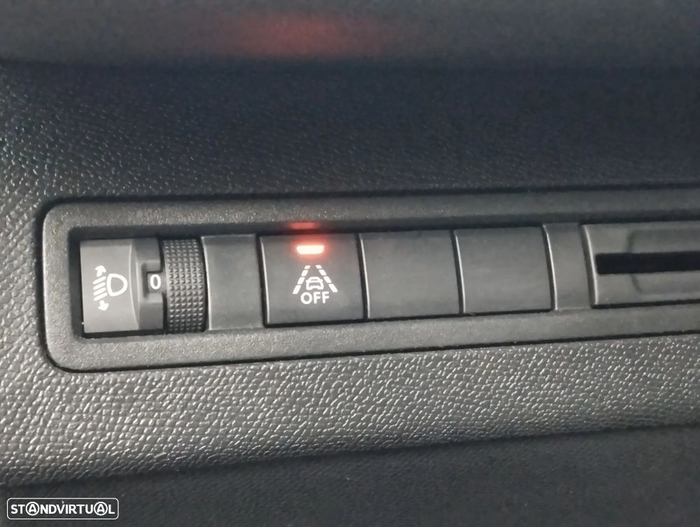 Peugeot 3008 1.5 BlueHDi Allure EAT8 - 18