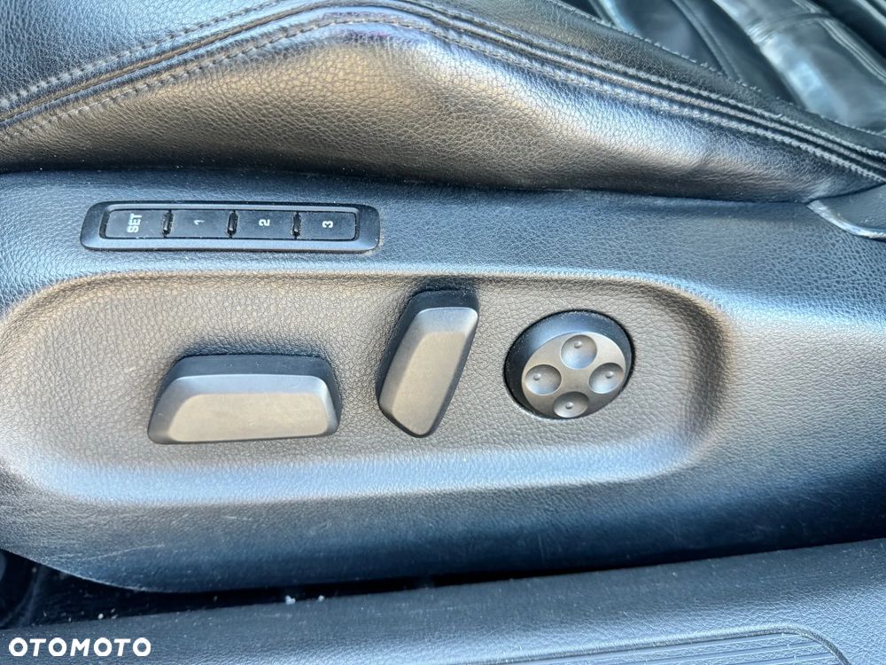 Volkswagen Passat Variant 2.0 TDI DPF R-Line Edition Plus - 39