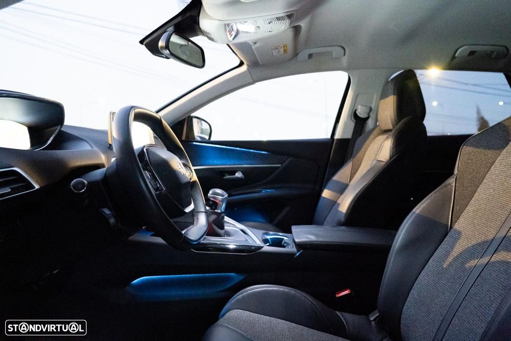 Peugeot 3008 2018 photo 2