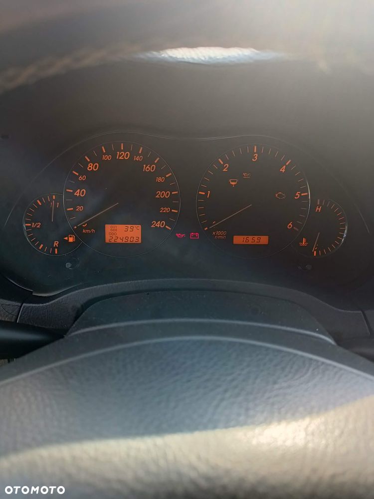Toyota Avensis 2.0 D-4D Luna - 4