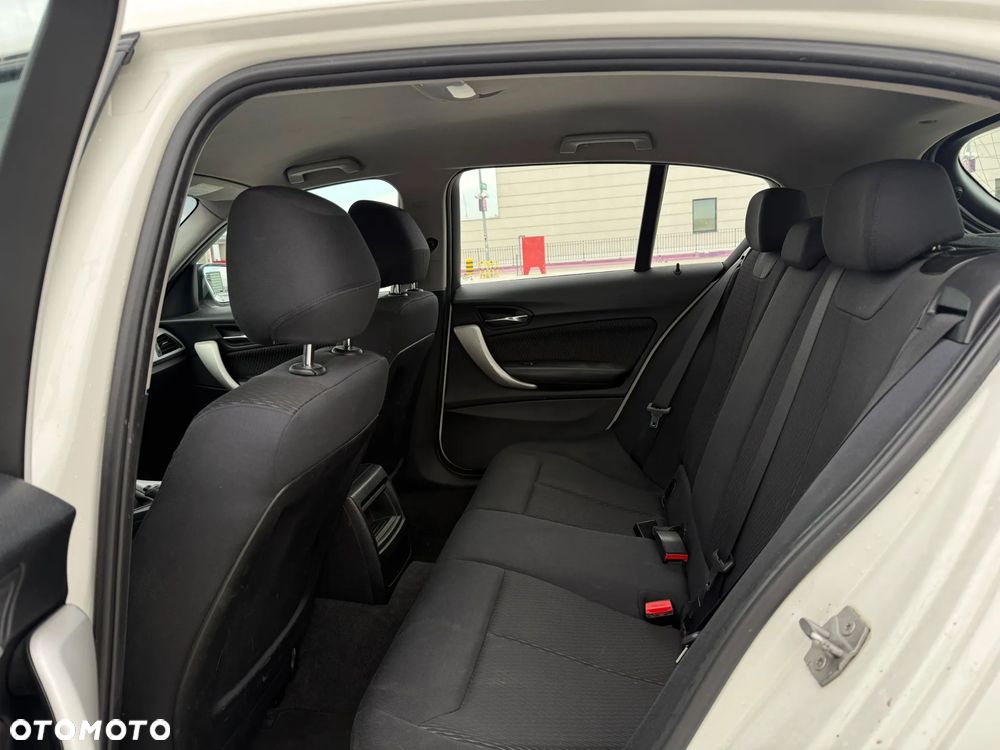 BMW Seria 1 116d - 24