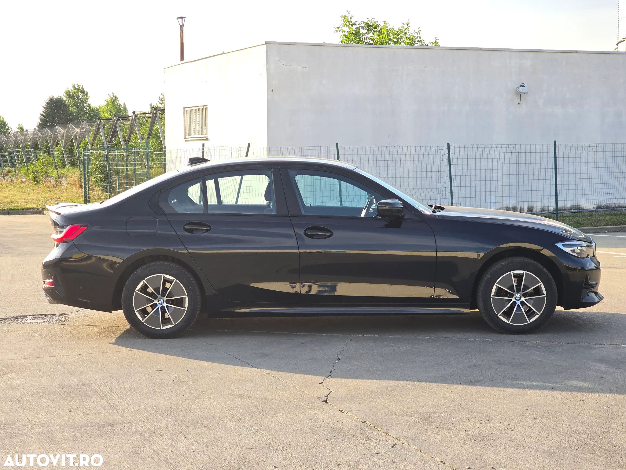 BMW Seria 3 318i AT - 10