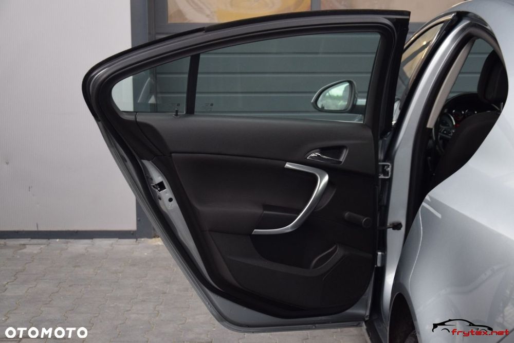 Opel Insignia - 18