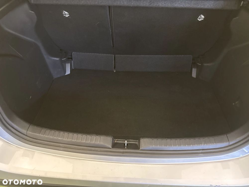 Toyota Yaris - 22