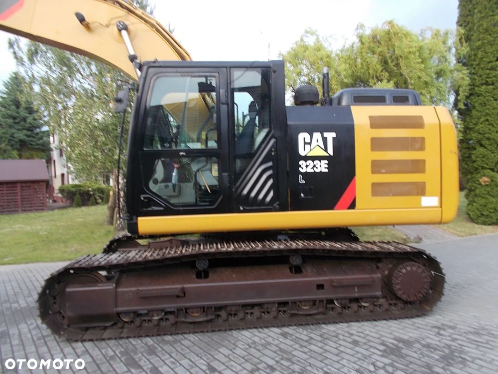 Caterpillar 323E - 12