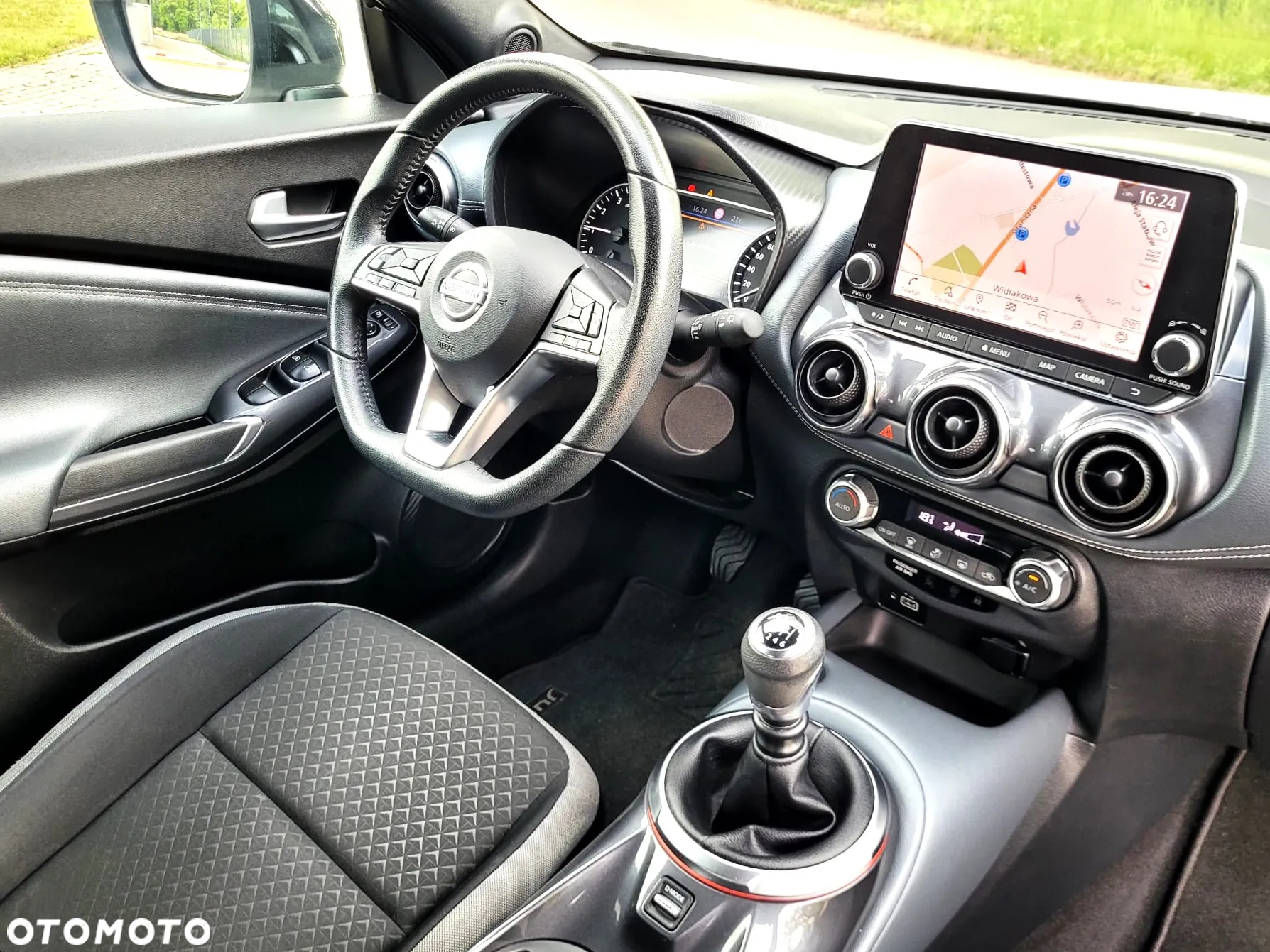 Nissan Juke 1.0 DIG-T N-Connecta - 23
