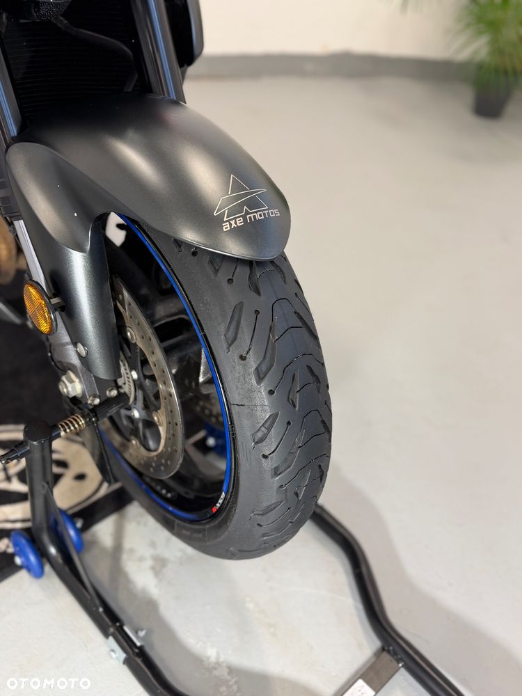 Suzuki GSX - 11