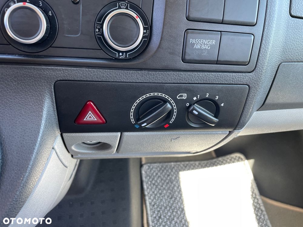 Volkswagen Transporter - 25