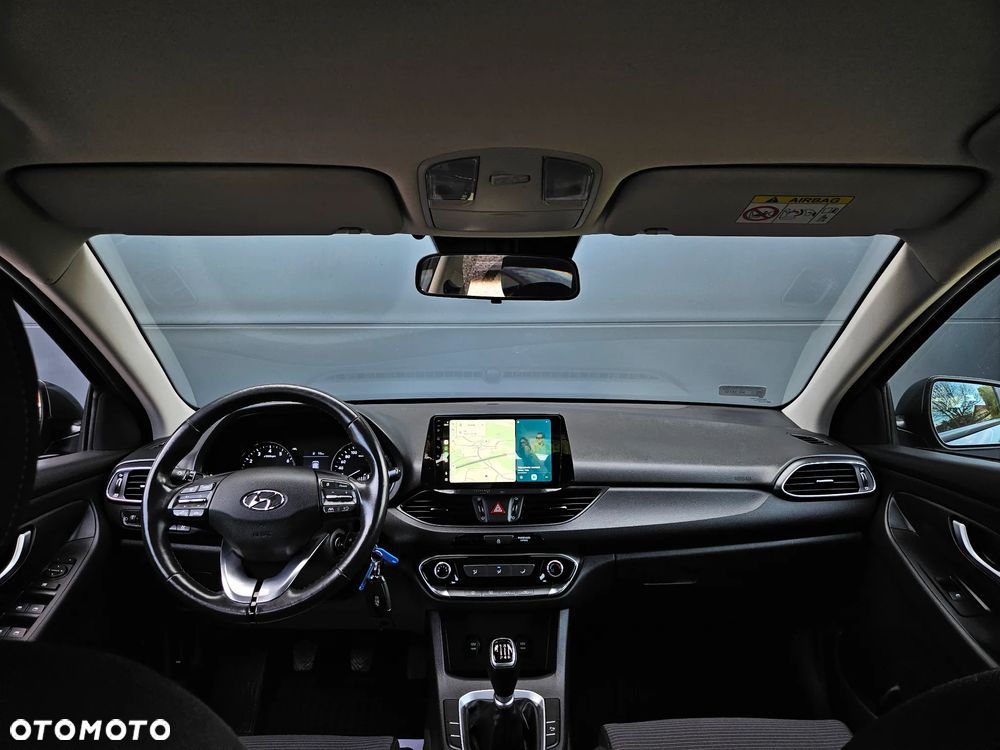 Hyundai i30 1.5 DPI Classic + - 8