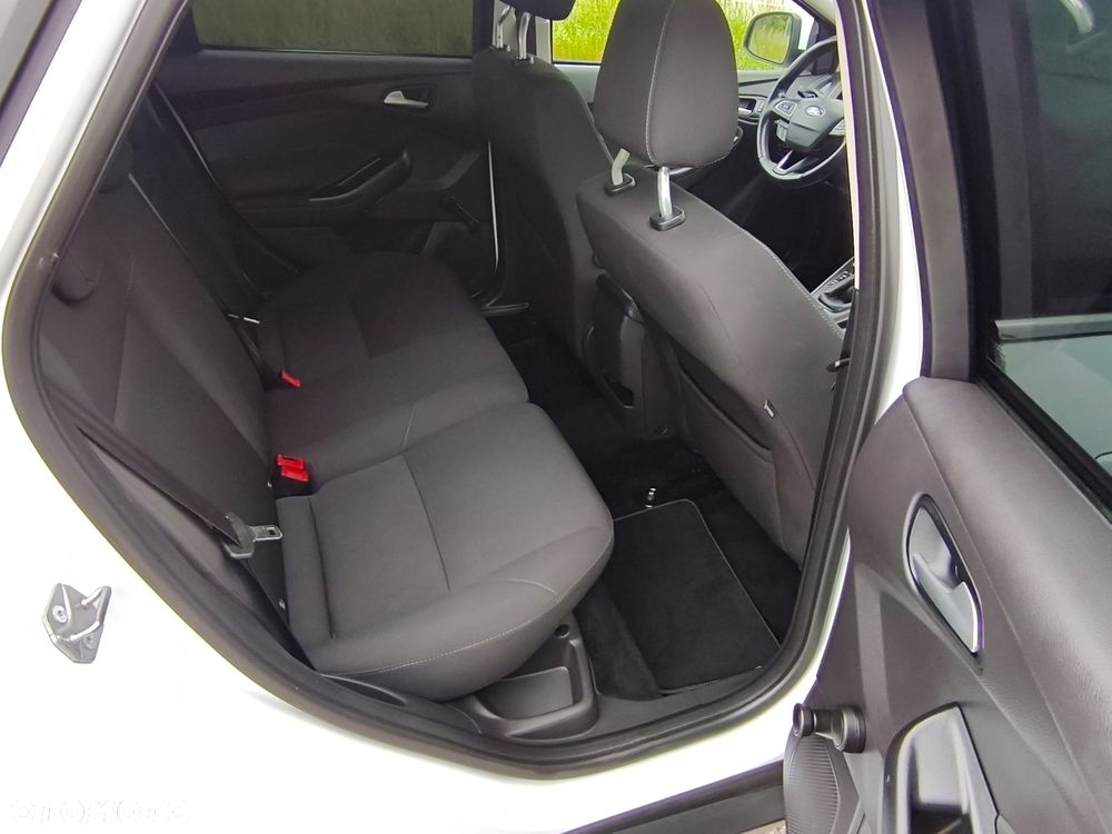 Ford Focus 1.5 TDCi DPF Start-Stopp-System Titanium - 26