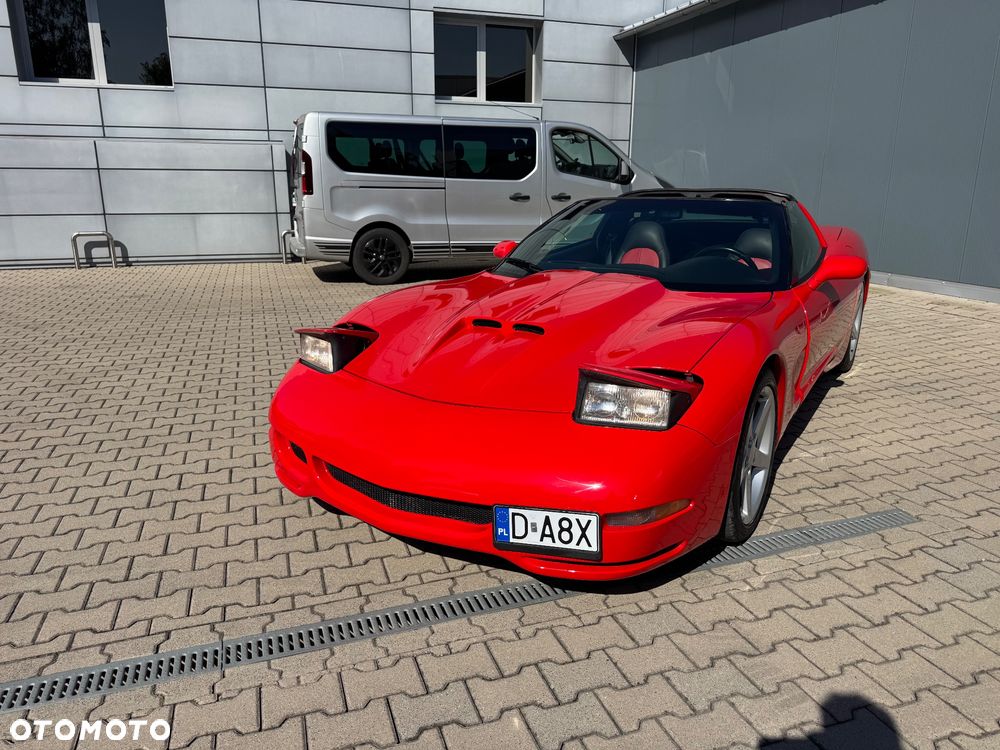 Chevrolet Corvette - 8