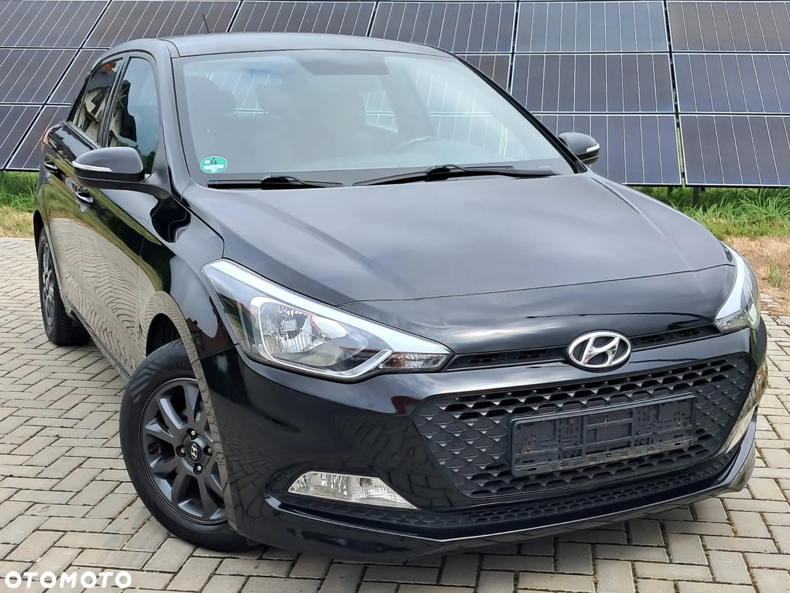 Hyundai i20 blue 1.2 YES - 13